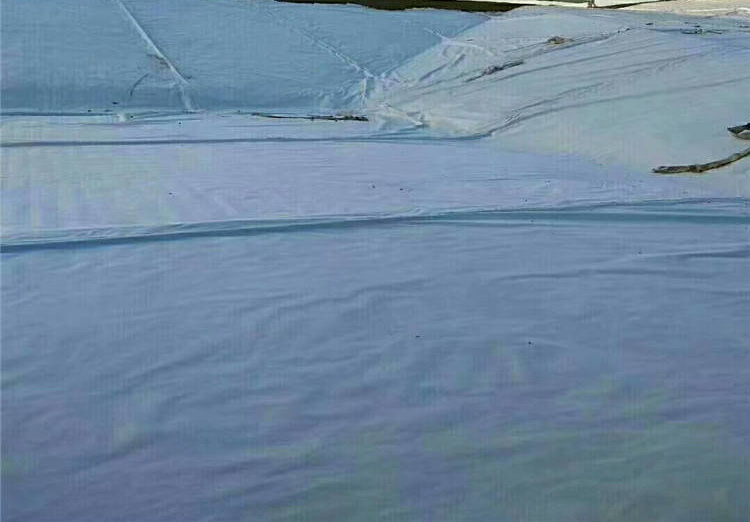 復(fù)合土工膜相對于土工膜的優(yōu)勢?：